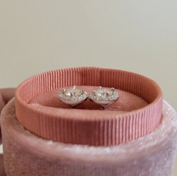 1 Carat Halo Certified Moissanite Stud Earrings NEW - Picture 4 of 15